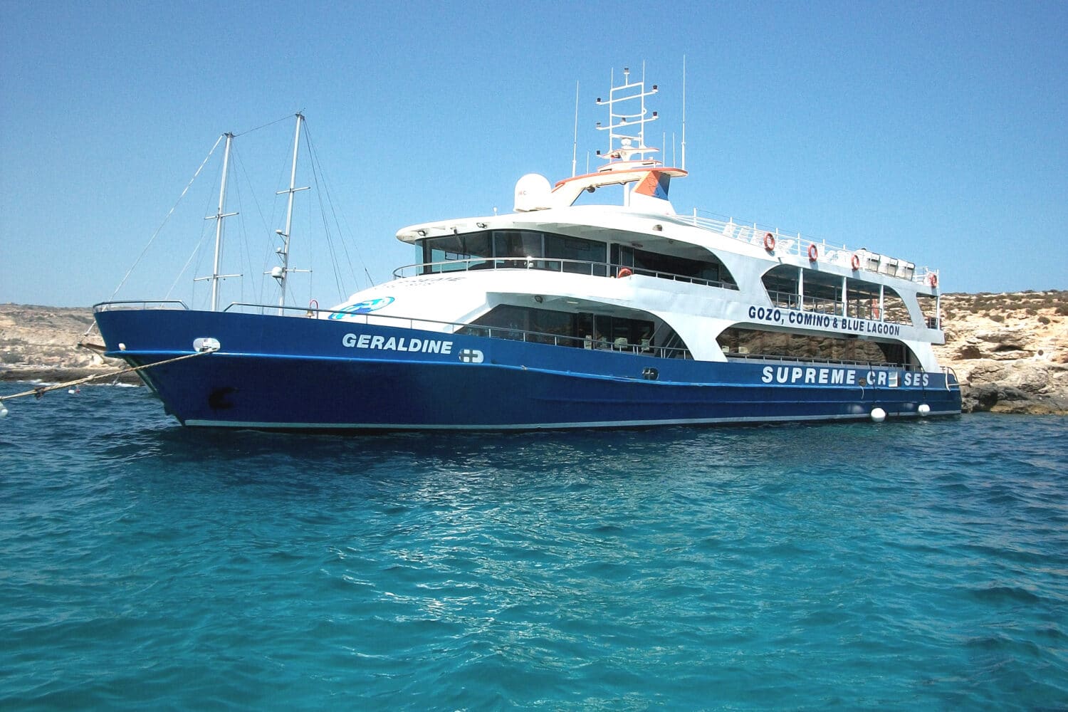 Bateau de croisière au départ de Sliema