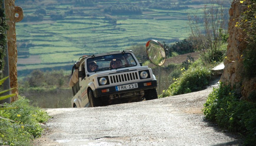 Ganztägige Jeep-Tour Gozo